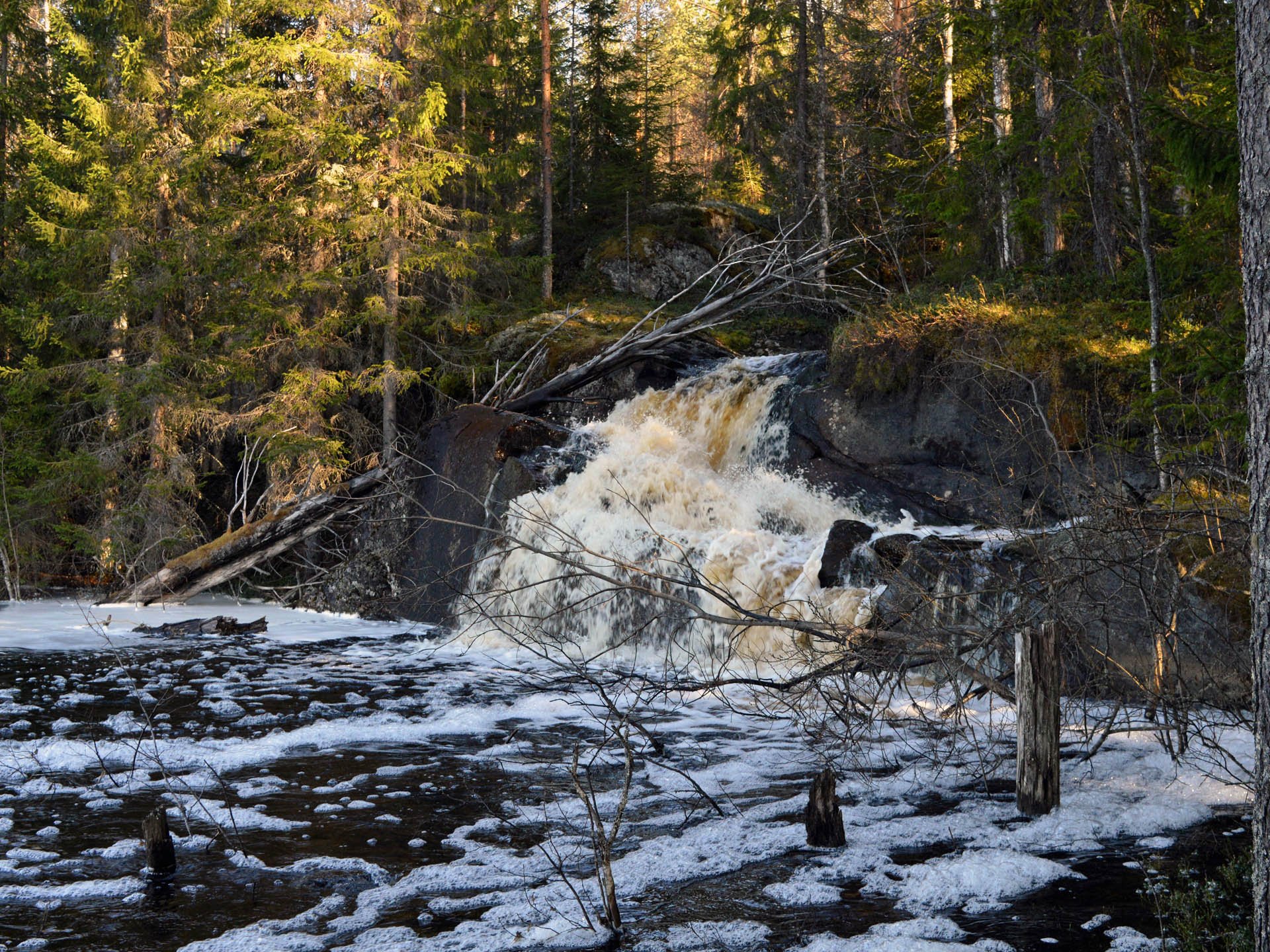 Peipospuron Kohiseva Waterfall